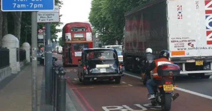 In UK via libera alle corsie preferenziali