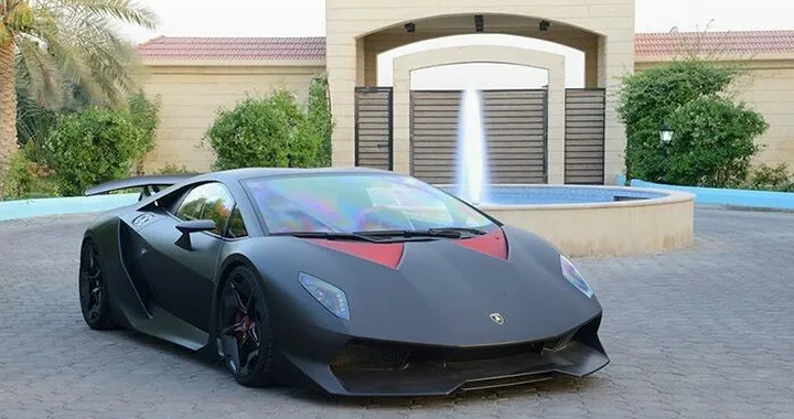 In vendita per 3 milioni una Lamborghini Sesto Elemento