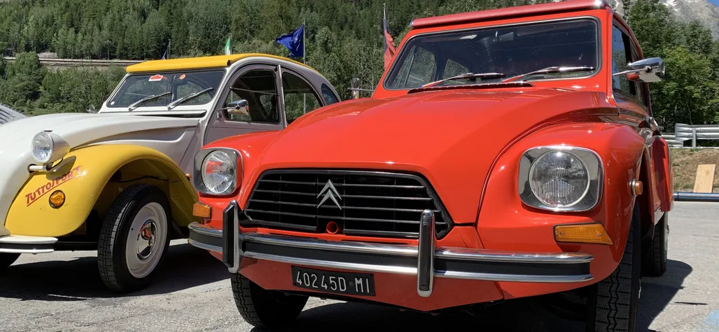 Centenario Citroën: da Milano alla Ferté Vidame a bordo di una Dyane 6