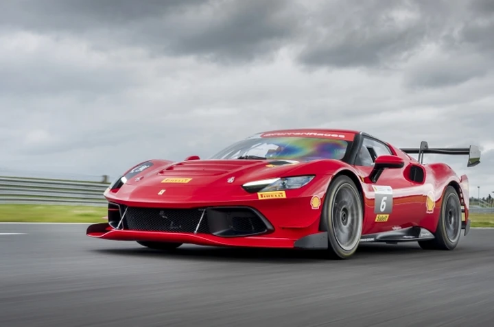 Debutto della Ferrari 296 Challange al Trofeo Pirelli