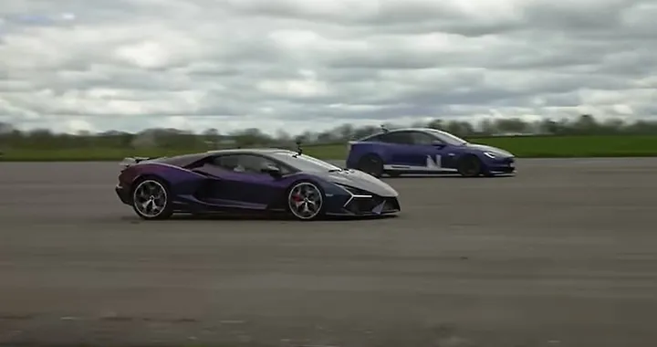Tesla Model S Plaid contro Lamborghini Revuelto: una drag race missilistica | Video