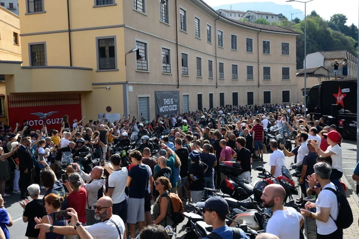 Moto Guzzi World Days 2026 da record: festa con 60.000 fan
