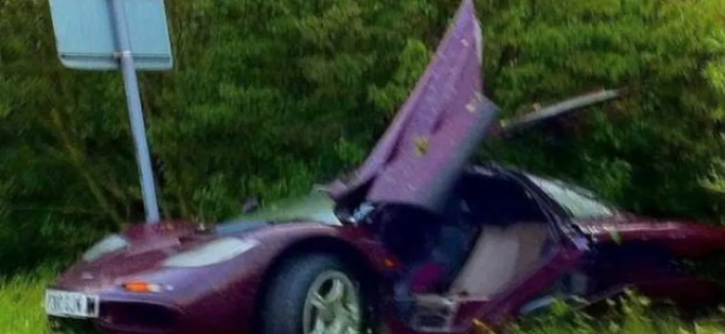 L'incidente alla McLaren F1 di Rowan Atkinson? Gli costerà oltre 1 milione di euro