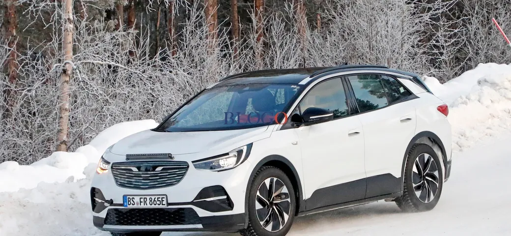 Volkswagen ID.4: le foto spia