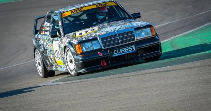 I 25 anni della Mercedes 190 E Evo II in cinque immagini
