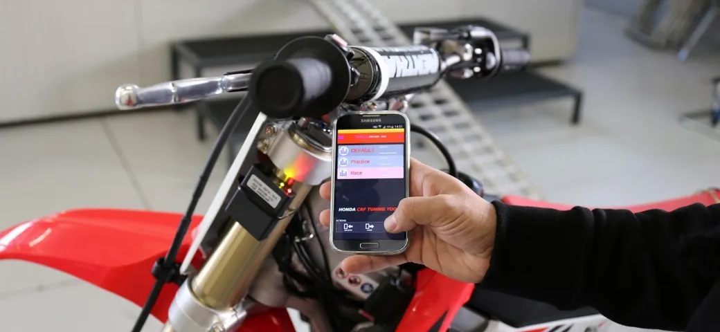 WiFi-COM2: gestione elettronica Honda by Athena