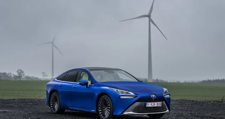Toyota Mirai 2021: allestimenti, prezzi e autonomia
