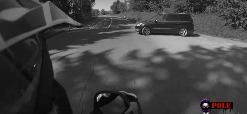 Incidente in moto sfiorato per un soffio [Video]