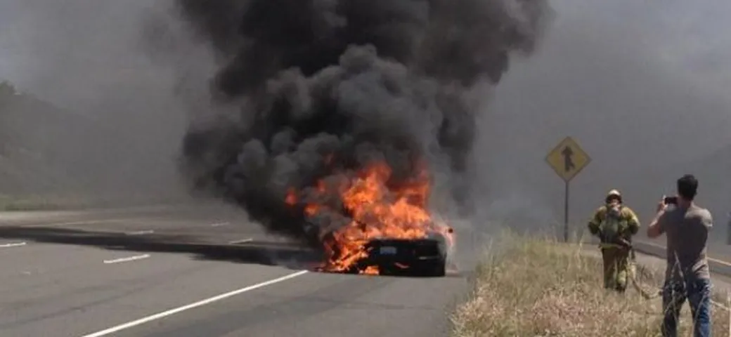 Video: Lamborghini Aventador in fiamme durante un test drive