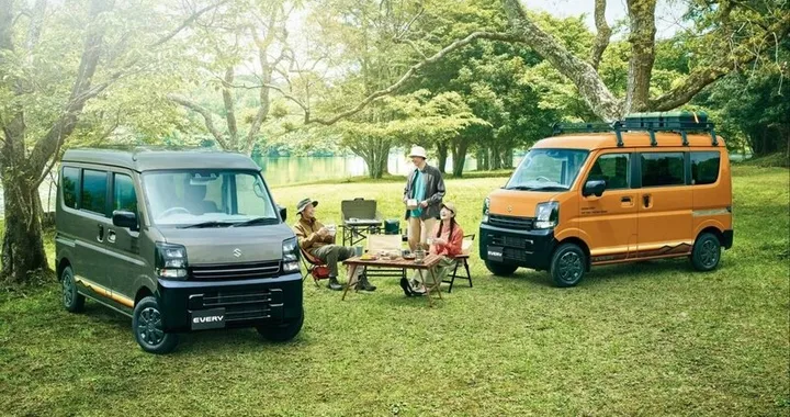 Suzuki Every J Limited, il mini camper da 3,4 metri con quattro posti letto