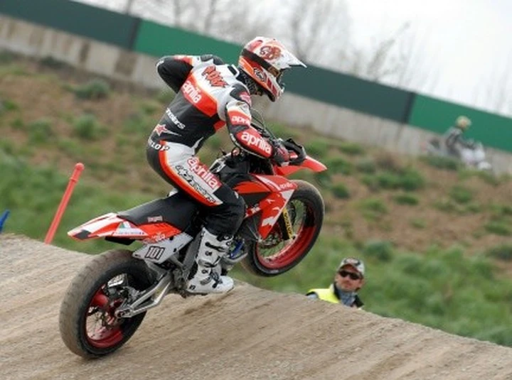Tricolore Supermoto: doppietta Aprilia con Thierry Van Den Bosch