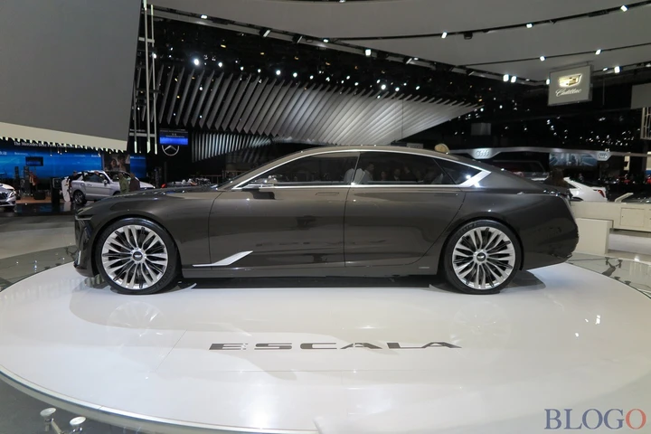 Cadillac Escala live dal Salone di Detroit 2017
