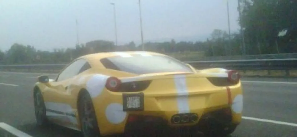 Ferrari 458 Italia: nuova foto spia su strada