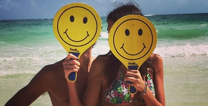 Per Rossi e la Morselli è tempo di selfie in spiaggia