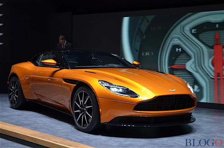 Aston Martin DB11: i test sulla neve [Video]