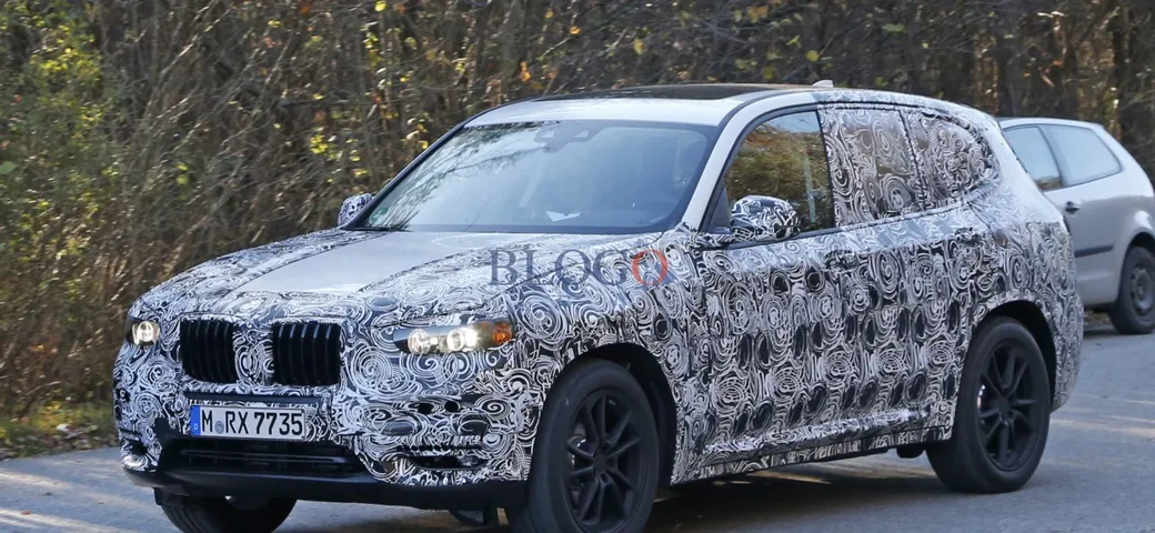 Nuova BMW X3: foto spia su strada