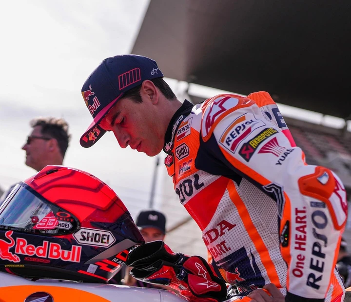 MotoGP, infortunio e penalità per Marc Marquez