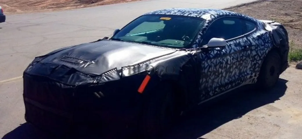 Ford Mustang: le foto spia di un nostro lettore