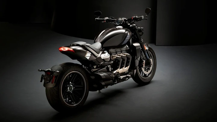 Triumph Rocket III TFC: il video-trailer della bestia di Hinckley