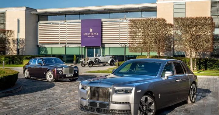 Rolls-Royce valuta il ritorno del cofano con cerniera longitudinale