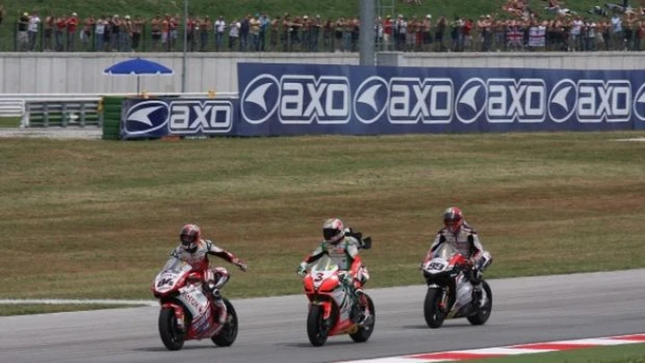 Foto del giorno: SBK Misano 2010, terzetto tricolore