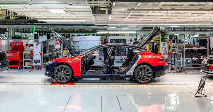 Tesla: multa per inquinamento nella fabbrica di Fremont