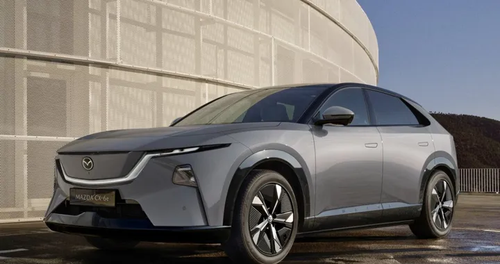 Mazda CX-6e: prezzi da 46.750 euro