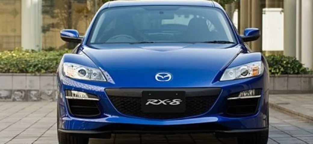 Mazda RX-8: le foto del restyling