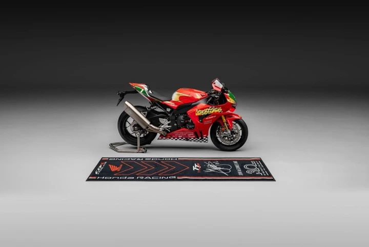 Honda Fireblade John McGuinness: 15 esemplari per i 30 anni al TT