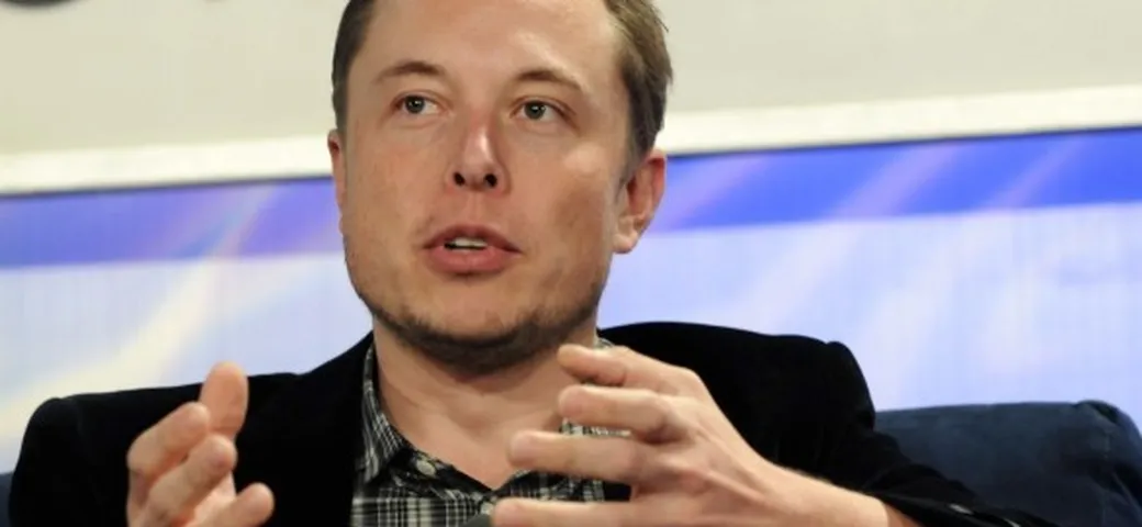 Tesla garantisce 3 mesi di stipendio ai dipendenti che combattono in Ucraina