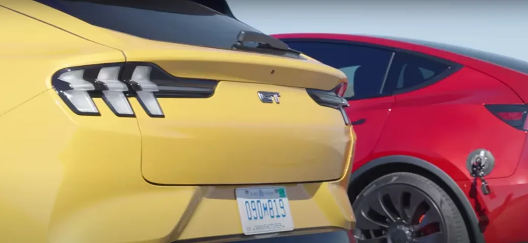 Ford Mustang Mach-E GT vs Tesla Model Y Performance, sfida elettrica: chi vincerà? [VIDEO]