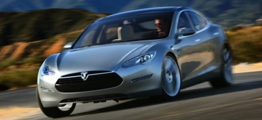 Tesla sfida in pista: campionato da dieci team
