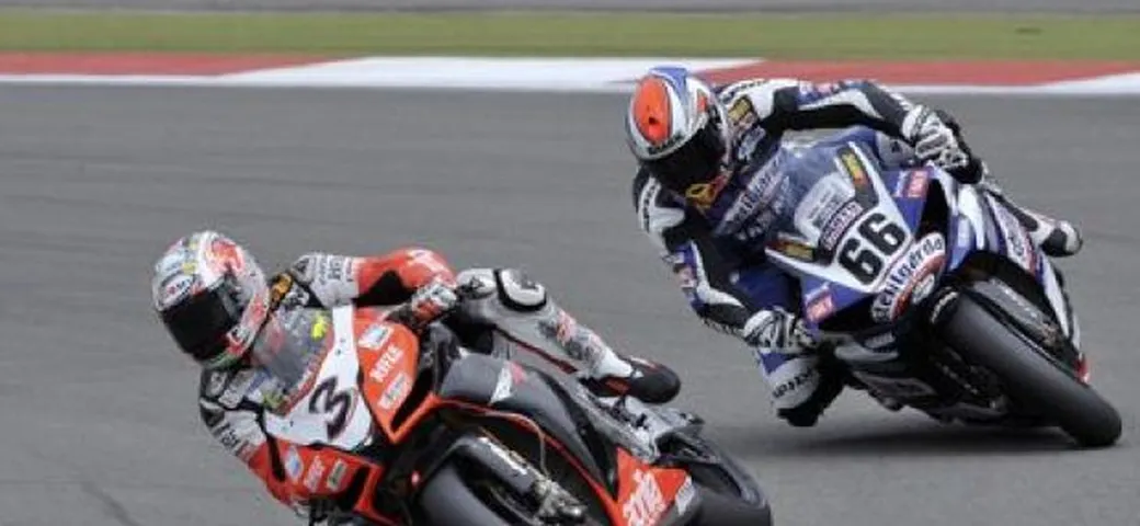 SBK: Biaggi in gran forma, ma Simoncelli è in scia