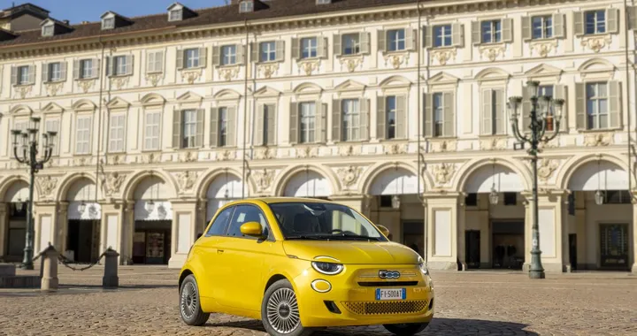 Fiat 500 Hybrid, Porte Aperte nel weekend: da 14.950 euro