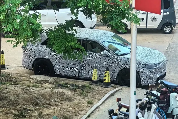 L'auto di lusso cinese che sfida i colossi del settore: è quasi pronta