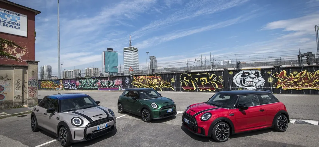 Nuove Mini 3 porte, 5 porte e Cabrio: presentata la gamma 2021