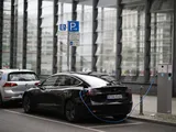 Il 94% dei tedeschi si rifiuta di comprare una Tesla: crollo dell'immagine