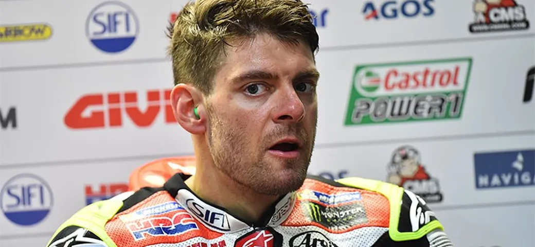 Crutchlow in pista con l'iPhone, rimproverato