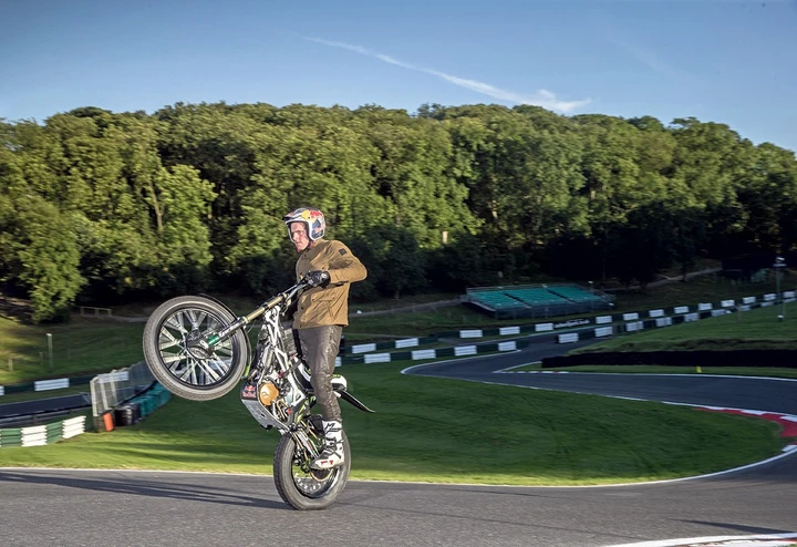 Dougie Lampkin, tutta l'Isola di Man in impennata