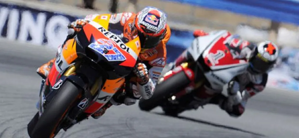 Le pagelle, Stoner allunga. Resiste Lorenzo. Pedrosa terzo incomodo. Rossi, primo del ... terzo gruppo