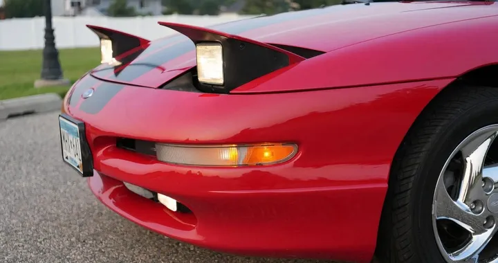 Fari a scomparsa, motore V6 giapponese e un equilibrio perfetto