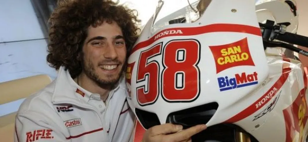 La MotoGP onora Simoncelli a Sepang con una nuova targa ed il premio 