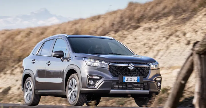 Suzuki S-Cross Hybrid 2022: prova, prezzi, allestimenti