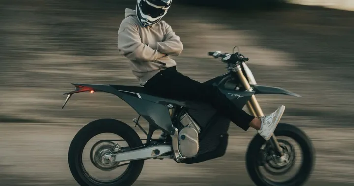 Stark Future lancia la sfida: ricarica ultra-fast e pesi piuma