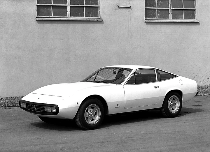 Ferrari 365 GTC/4: mezzo secolo per la storica coupé del Cavallino