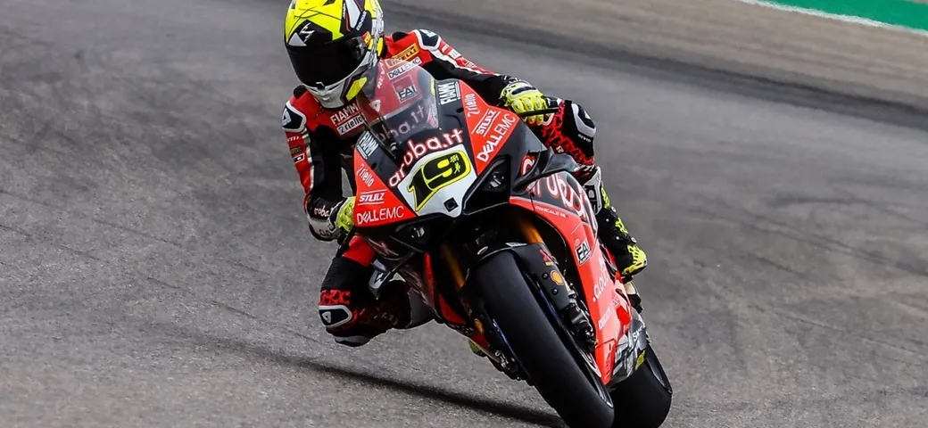 Superbike Aragon, il tornado Bautista si abbatte su Gara-1
