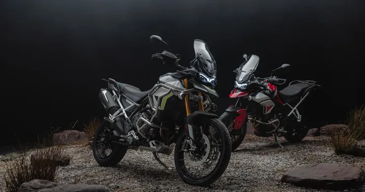 Triumph Tiger 900 Aragón Edition: debuttano due nuovi modelli speciali [FOTO]