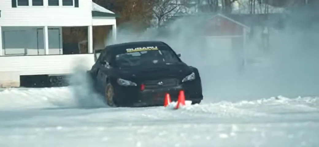 Lo show di Travis Pastrana sulla neve con tre Subaru [Video]