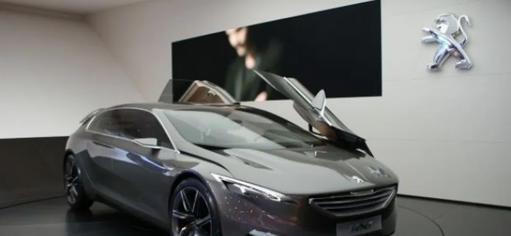 Peugeot 608: ibrida nel 2014