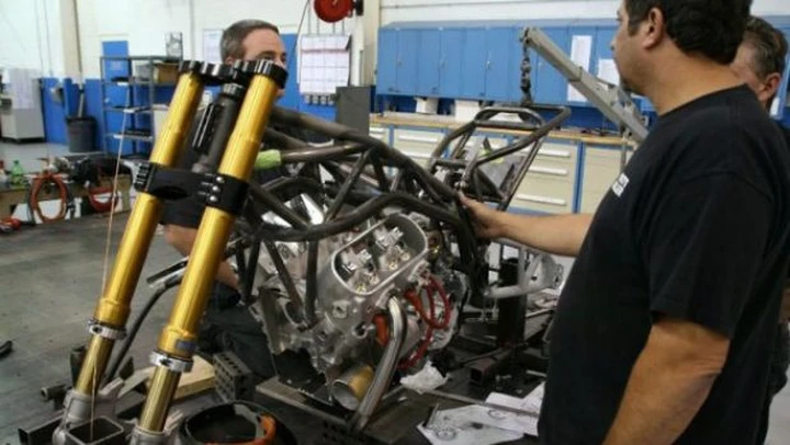 Motus MST-01: l'americana motorizzata Chevrolet V4